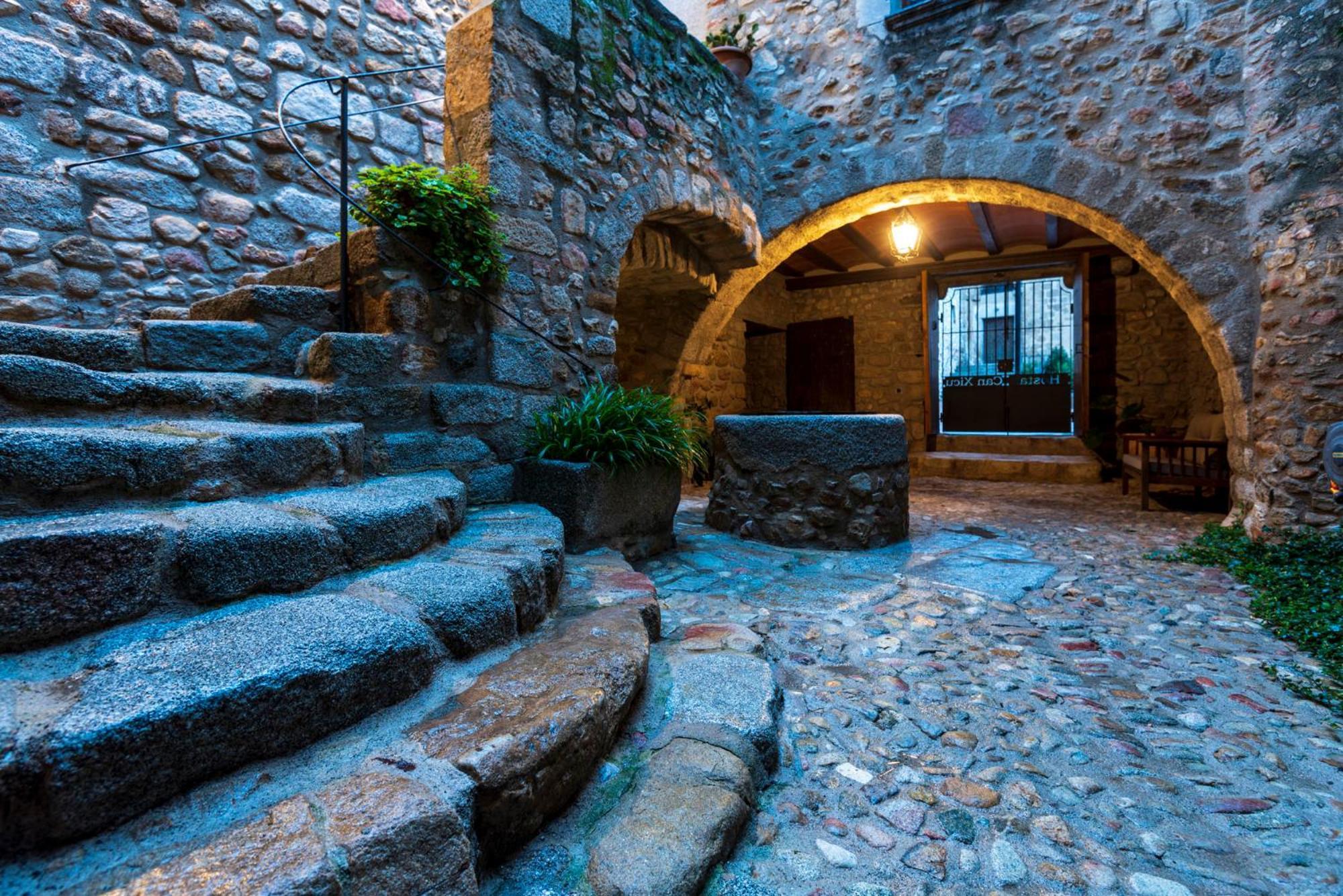 Hostal Can Xicu Capmany Экстерьер фото
